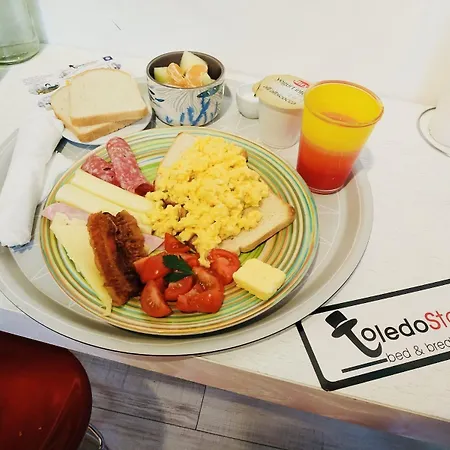 Toledostation Couette-café Naples