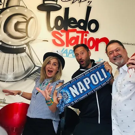Toledostation Couette-café Naples