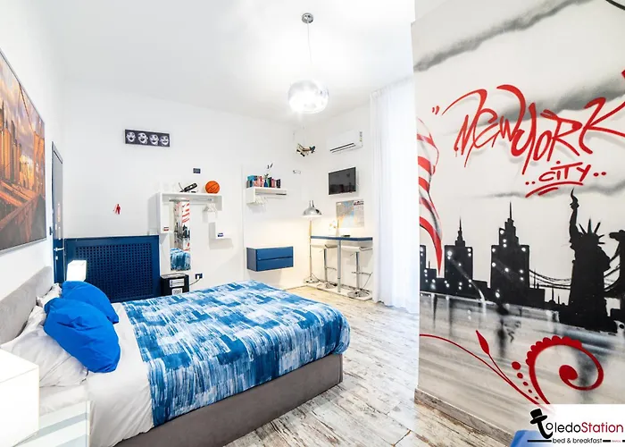 Toledostation Frühstückspension Neapel